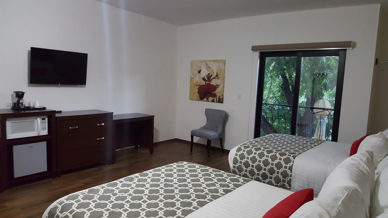 Los Nogales Inn Camargo Extérieur photo