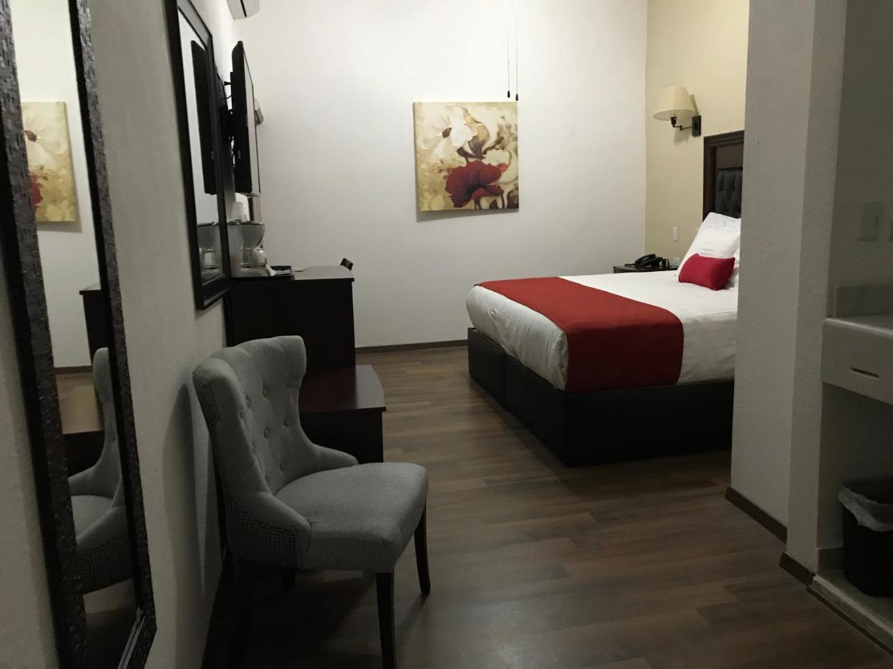 Los Nogales Inn Camargo Extérieur photo